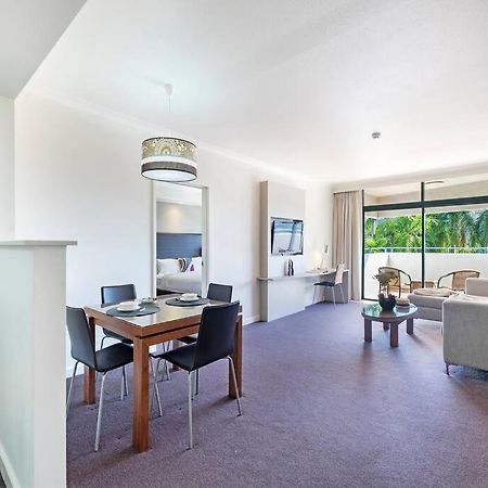 'Towering Palms' Resort-Style Apartment With A Separate Studio Darwin Exterior photo