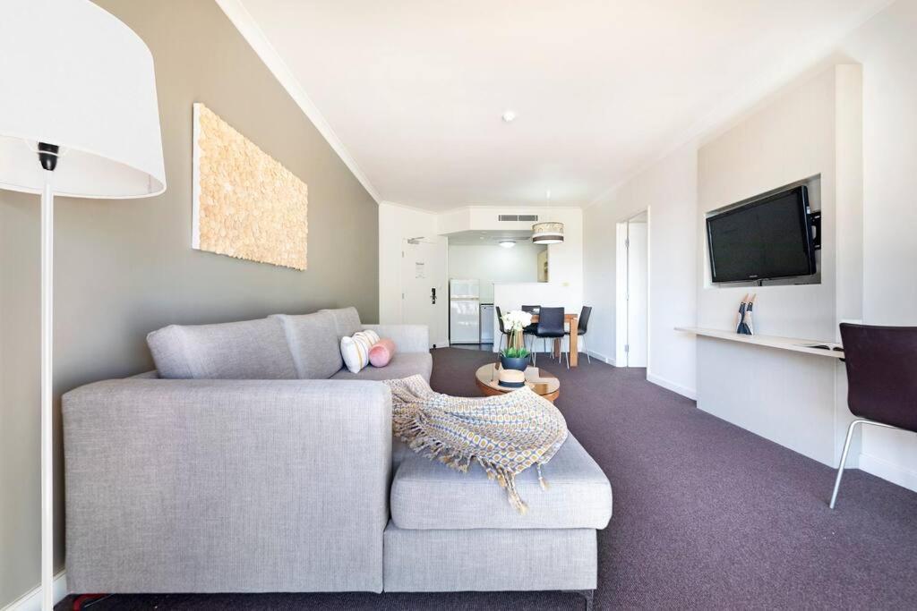 'Towering Palms' Resort-Style Apartment With A Separate Studio Darwin Exterior photo