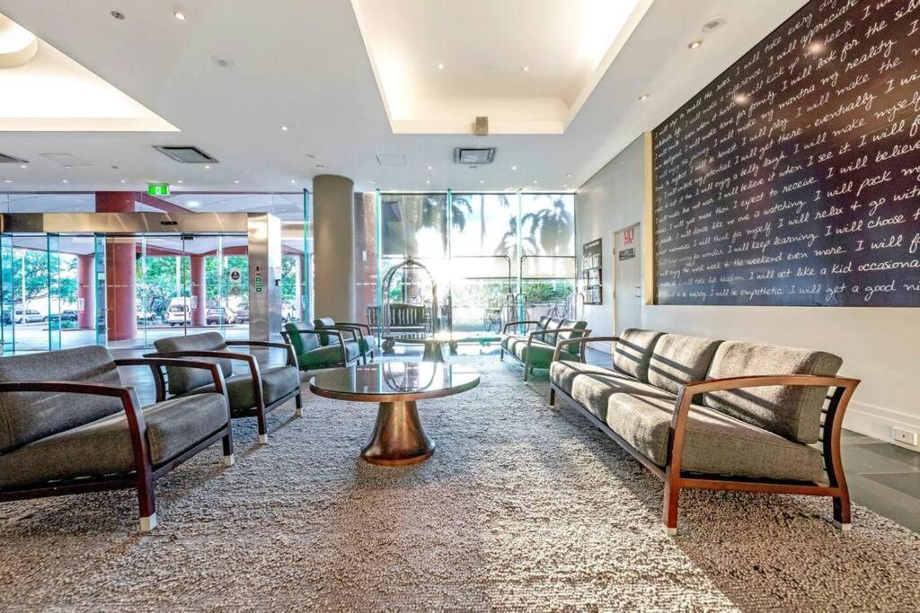 'Towering Palms' Resort-Style Apartment With A Separate Studio Darwin Exterior photo